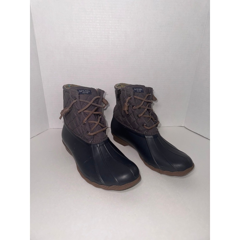 Sperry Women's Saltwater‎ Quilted Duck Boots - Navy Blue, Grey, Brown - Size 9